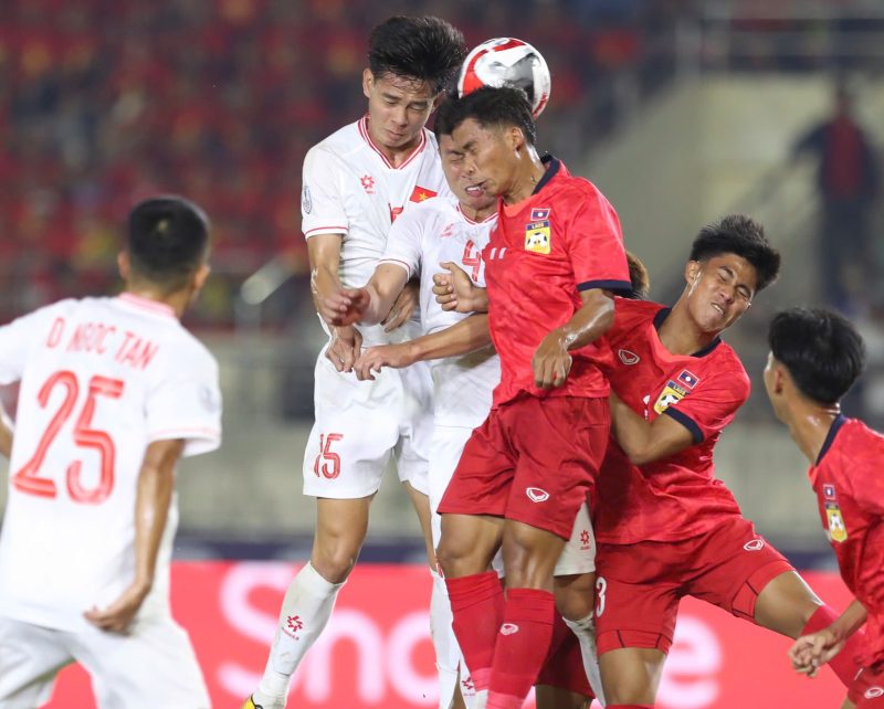 Việt Nam vs Lào